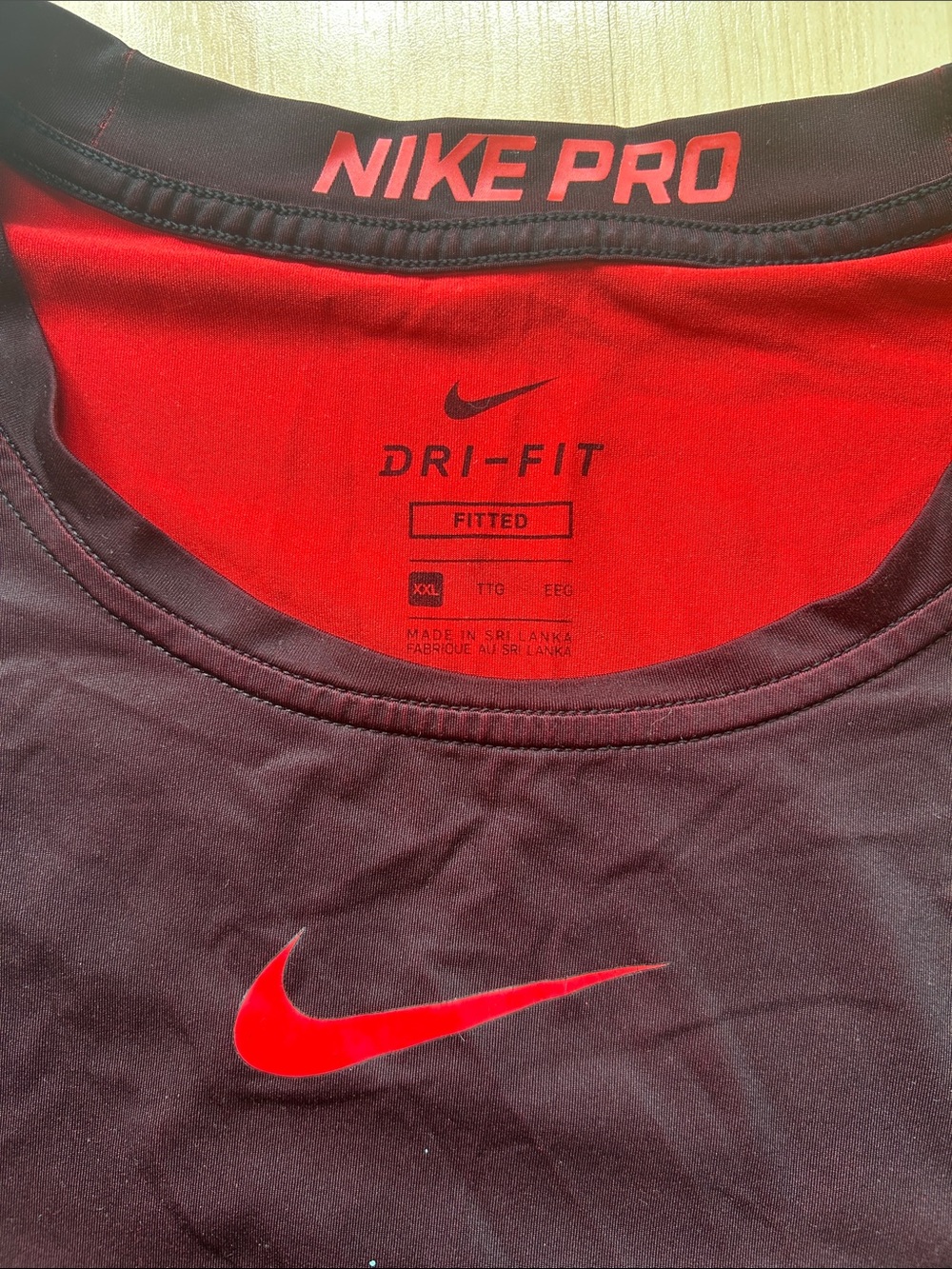 Nike Black Short-Sleeve Men's Athletic Tee with Red Accent XXL